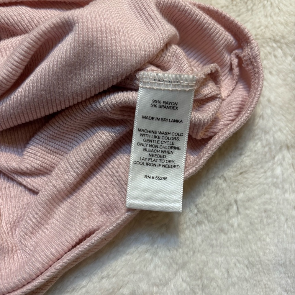 Express Bodysuit XS Ruffled Off-Shoulder Top Light Pink Ribbed Rayon Spandex - Picture 11 of 14